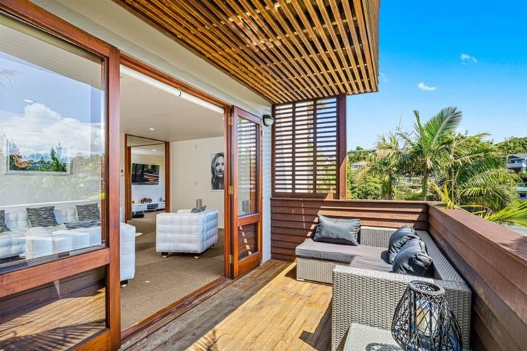 Photo of property in 2/4 The Esplanade, Castor Bay, Auckland, 0620
