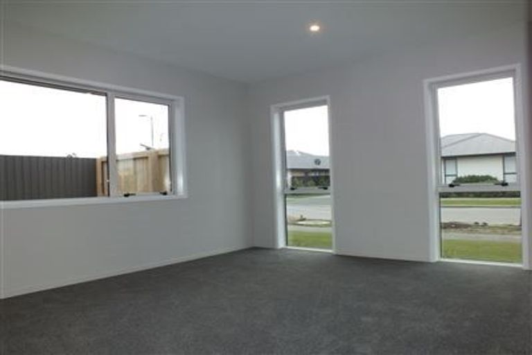 Photo of property in 2 Parawai Street, Marshland, Christchurch, 8083