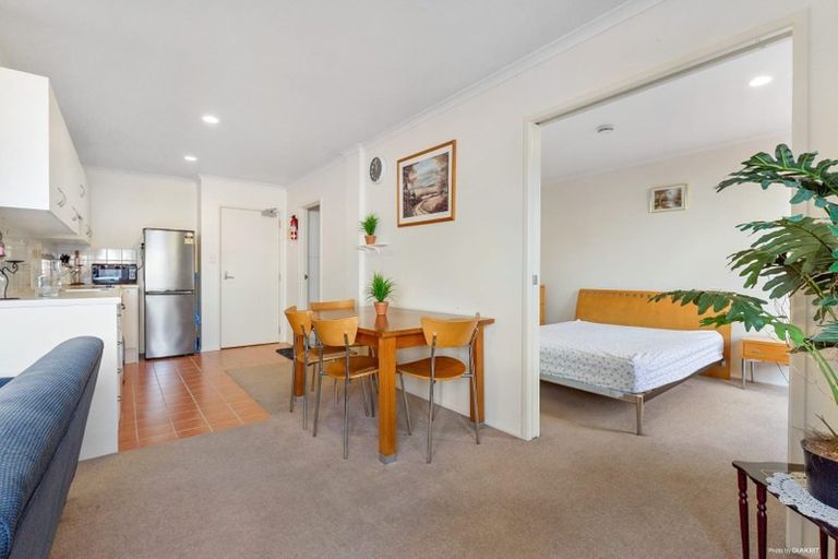 Photo of property in 16c/30 Westward Ho, Glen Eden, Auckland, 0602