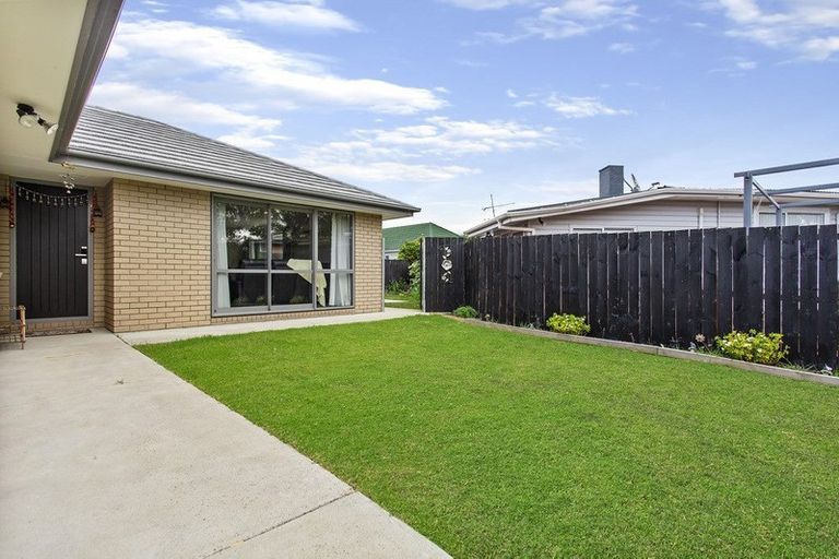 Photo of property in 17 Old Wairoa Road, Papakura, 2110