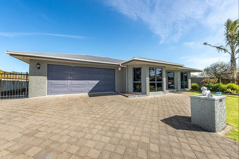 Photo of property in 43 Kakaho Drive, Tawhero, Whanganui, 4501
