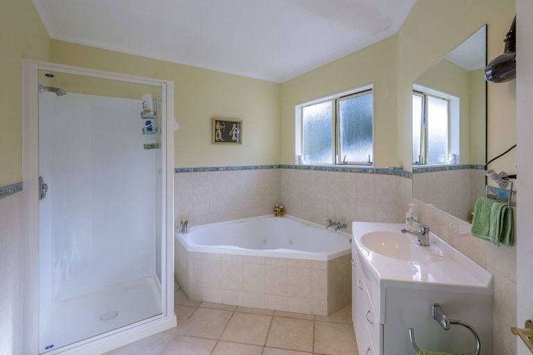 Photo of property in 6 Riveredge Terrace, Ohau, Levin, 5570