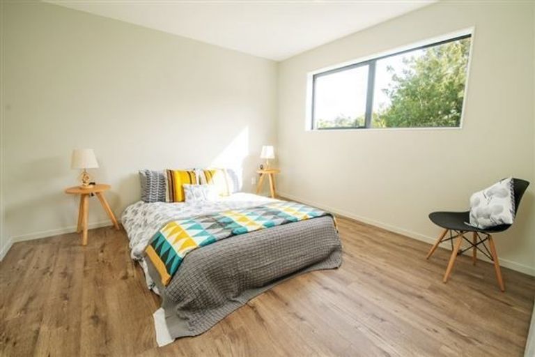 Photo of property in 11 Younger Lane, Massey, Auckland, 0614