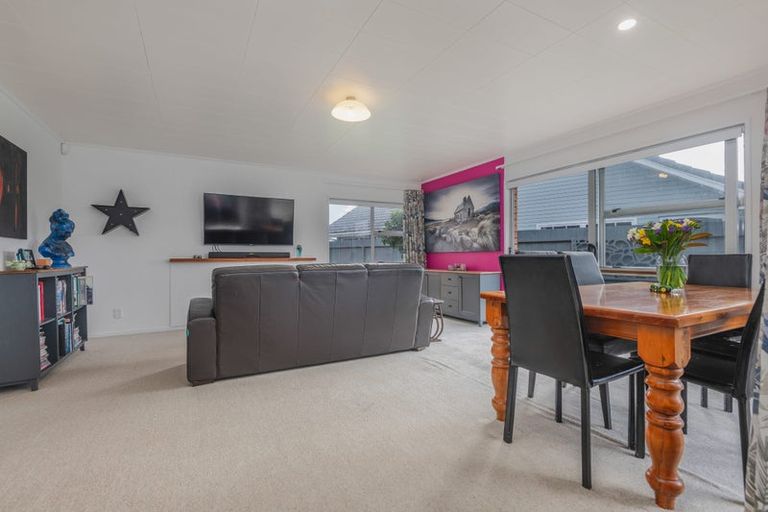 Photo of property in 20 Chippendale Crescent, Highbury, Palmerston North, 4412