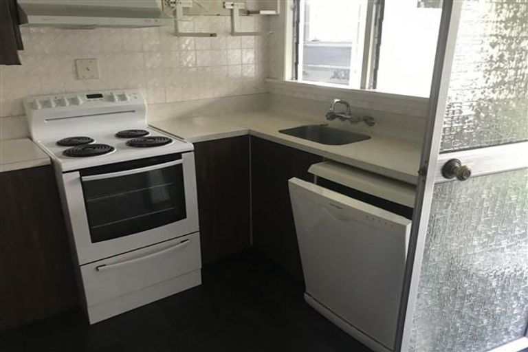 Photo of property in 24 Kent Crescent, Awapuni, Palmerston North, 4412