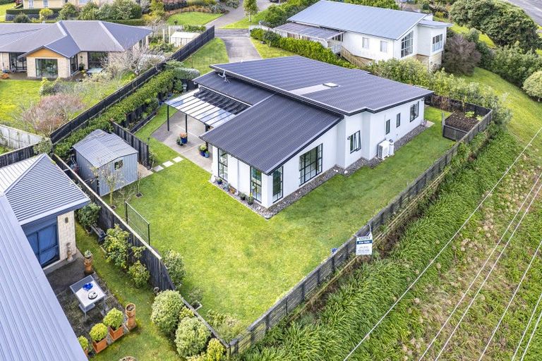 Photo of property in 8 Lithgow Drive, Otamatea, Whanganui, 4500