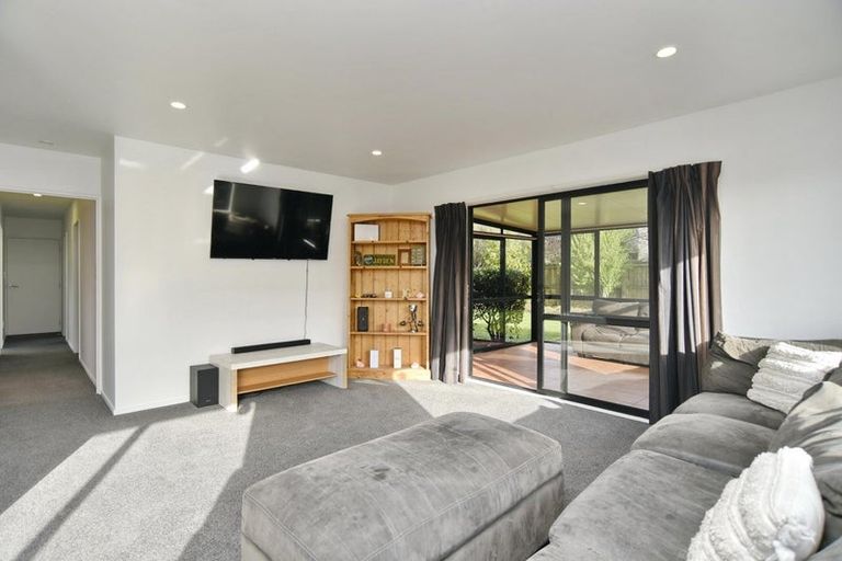 Photo of property in 3 Parkinson Place, Woodend, 7610