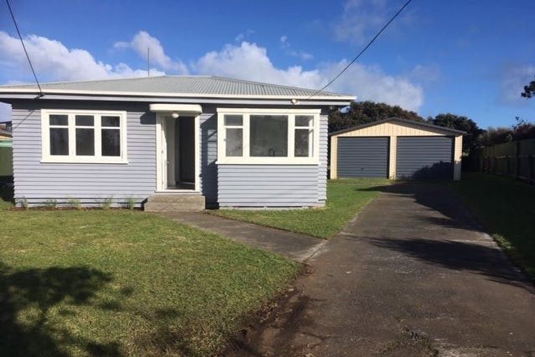 Photo of property in 19 Ashton Terrace, Castlecliff, Whanganui, 4501