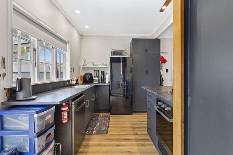 Photo of property in 69 Main Road, Titahi Bay, Porirua, 5022