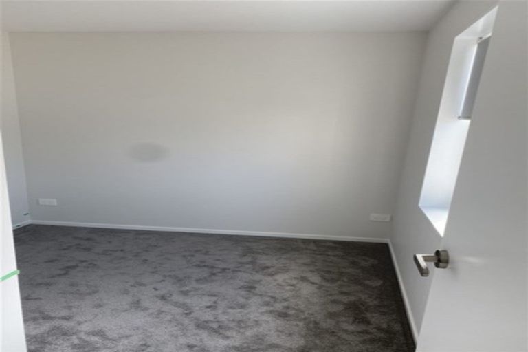 Photo of property in 24 Warbler Crescent, Papakura, 2110