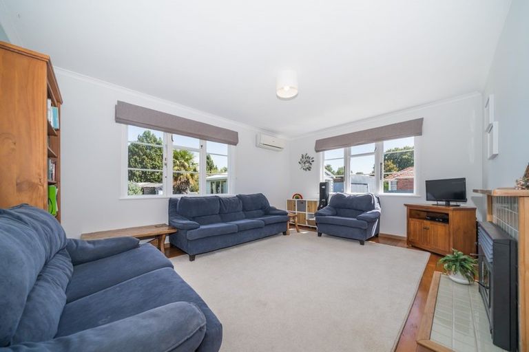 Photo of property in 27 Andrew Avenue, Roslyn, Palmerston North, 4414