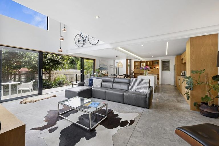 Photo of property in 76 Cutfield Road, New Plymouth, 4310