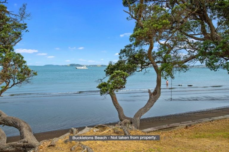Photo of property in 6 Buckleton Road, Tawharanui Peninsula, Matakana, 0986