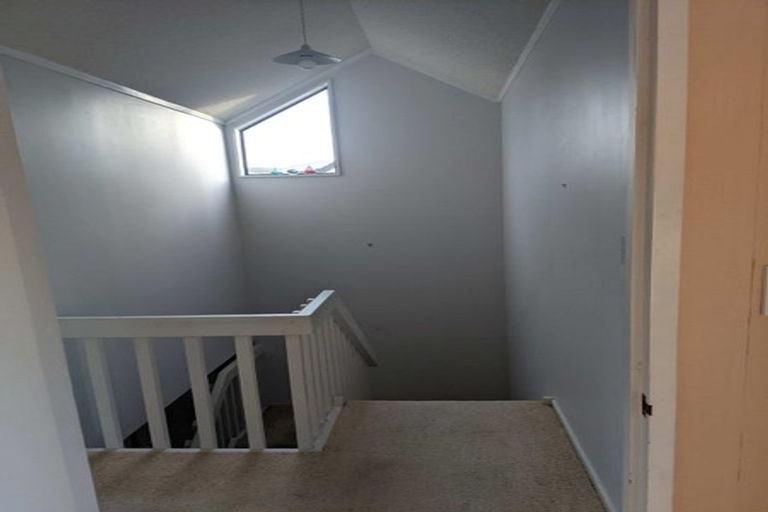 Photo of property in 2/9 Mana Esplanade, Paremata, Porirua, 5026