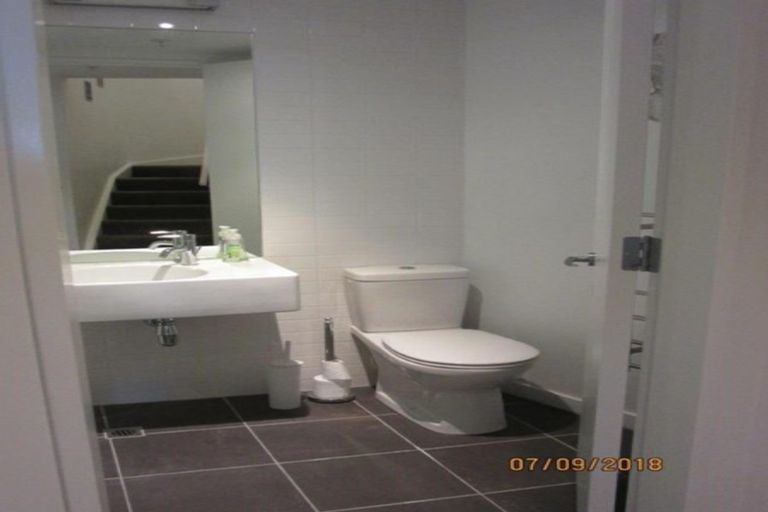 Photo of property in Portal Apartments, 8e/42 Cable Street, Te Aro, Wellington, 6011