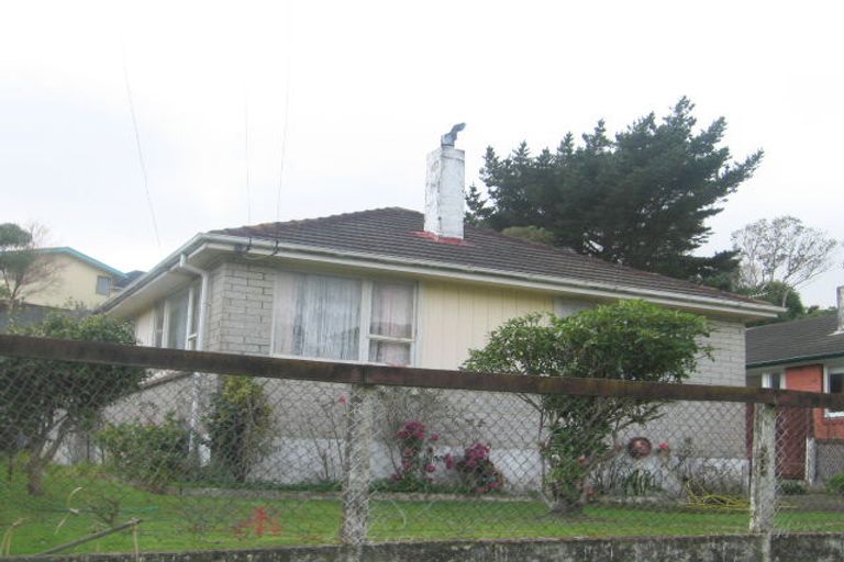 Photo of property in 13 Thompson Grove, Ranui, Porirua, 5024
