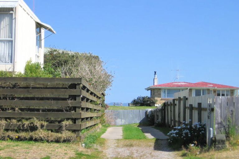 Photo of property in 1190b Papamoa Beach Road, Papamoa Beach, Papamoa, 3118