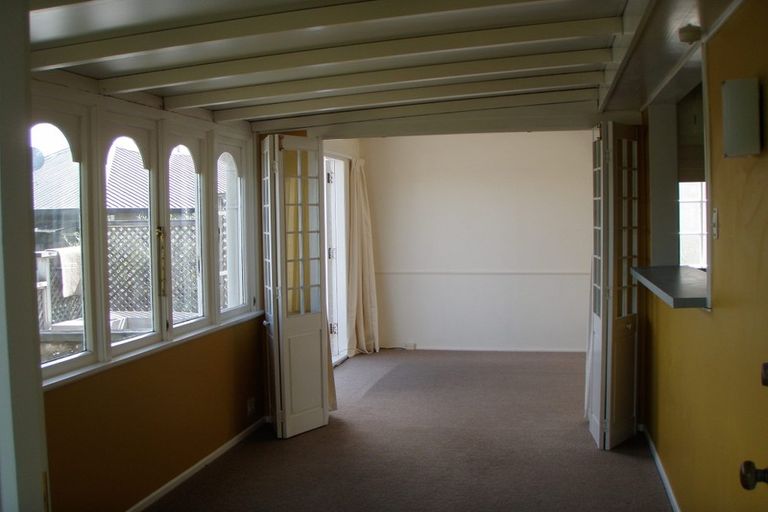 Photo of property in 74 Clarence Road, Northcote Point, Auckland, 0627