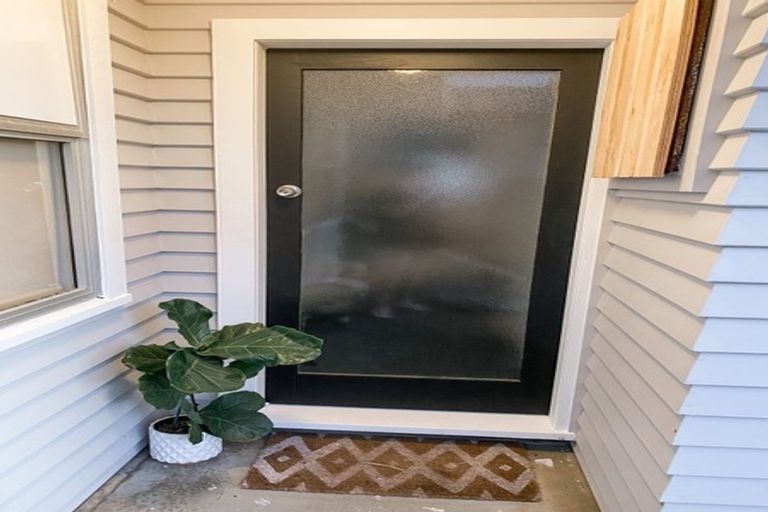 Photo of property in 10 Lydford Place, Spotswood, New Plymouth, 4310