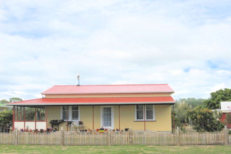 Photo of property in 12 Solander Street, Tolaga Bay, 4077