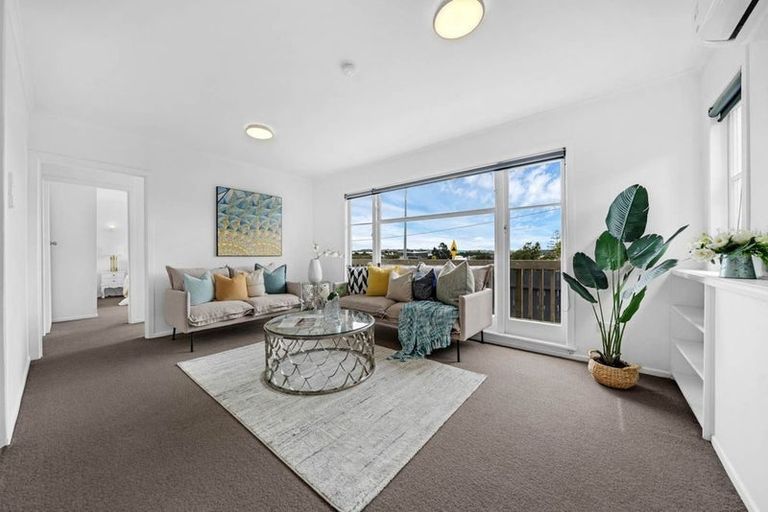 Photo of property in 53a Sylvan Crescent, Te Atatu South, Auckland, 0610