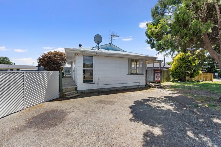 Photo of property in 27 Heather Street, Levin, 5510