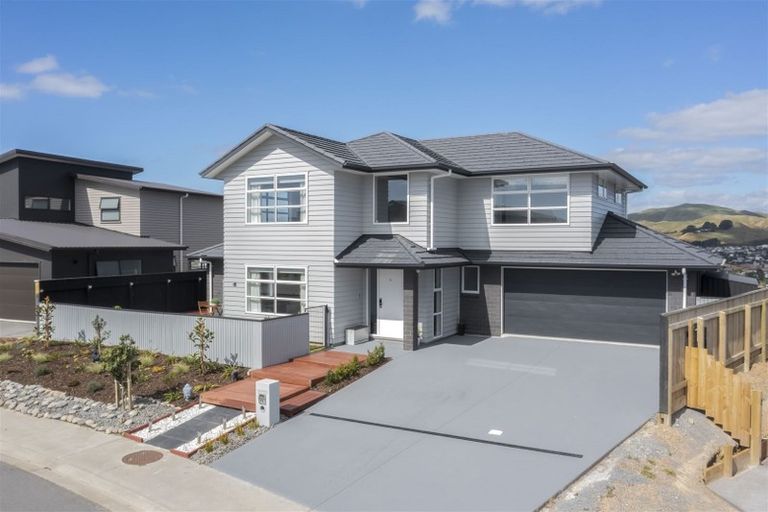 Photo of property in 11 Rotorua Grove, Aotea, Porirua, 5024