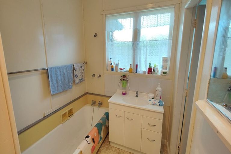 Photo of property in 1 Pollen Crescent, Melville, Hamilton, 3206