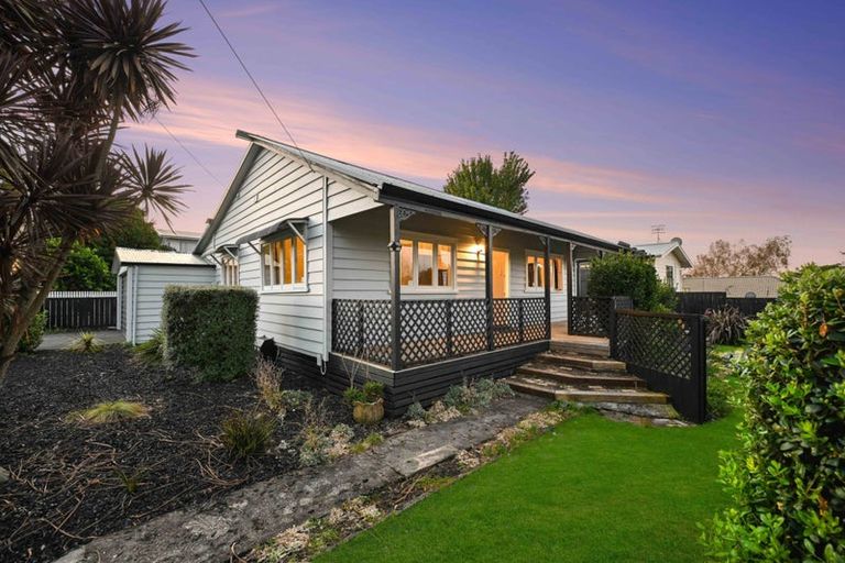 Photo of property in 15 Sillary Street, Hamilton East, Hamilton, 3216