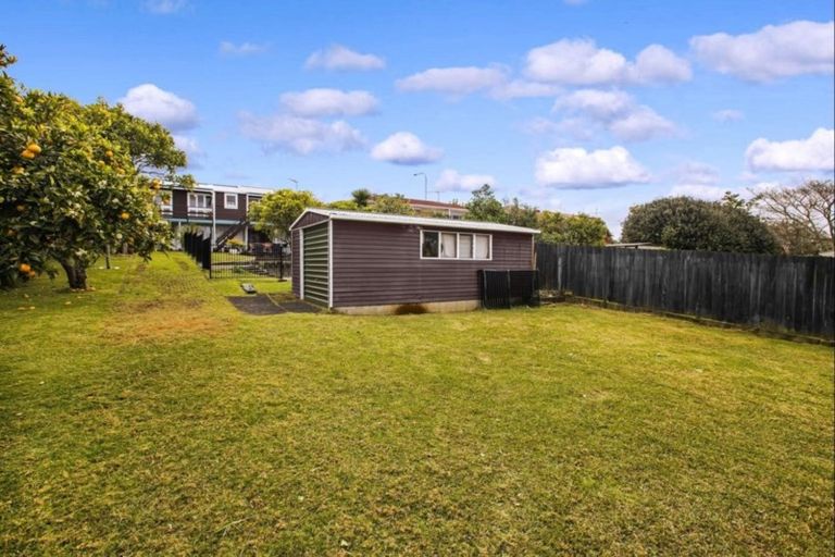 Photo of property in 231 Te Atatu Road, Te Atatu South, Auckland, 0610