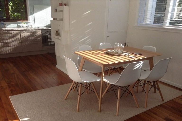 Photo of property in 15a Governor Road, Northland, Wellington, 6012