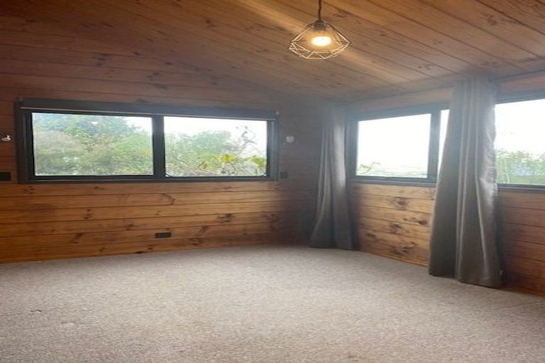 Photo of property in 52b Westhaven Drive, Tawa, Wellington, 5028