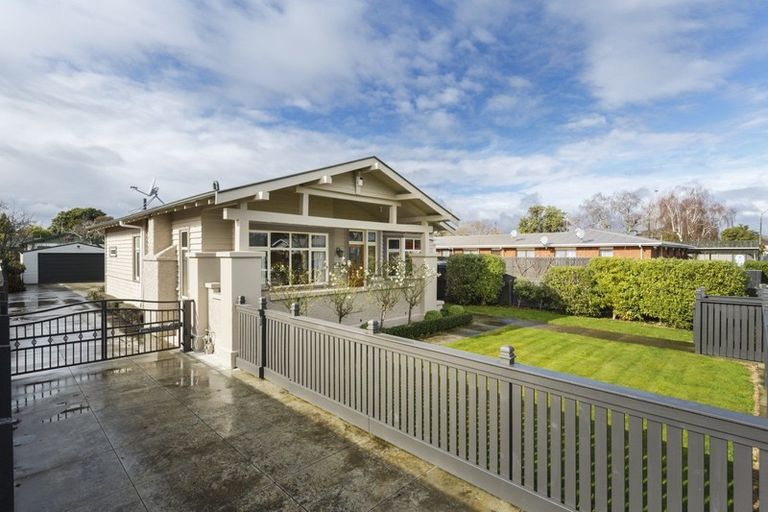 Photo of property in 137 Cook Street, West End, Palmerston North, 4410
