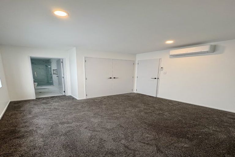 Photo of property in 14b Elcoat Avenue, Te Atatu South, Auckland, 0610