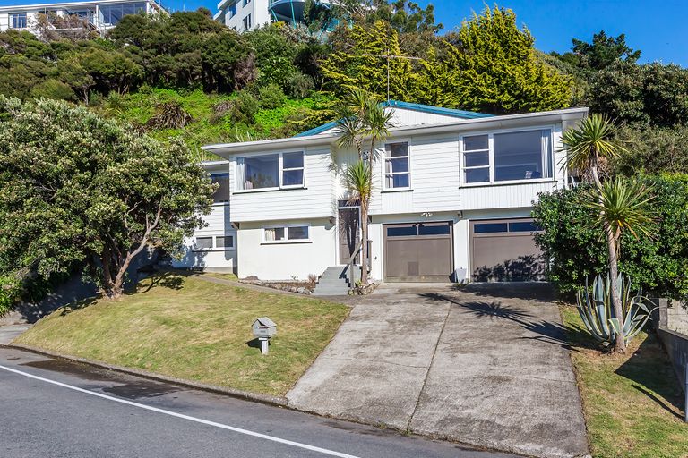 Photo of property in 28 Spinnaker Drive, Whitby, Porirua, 5024