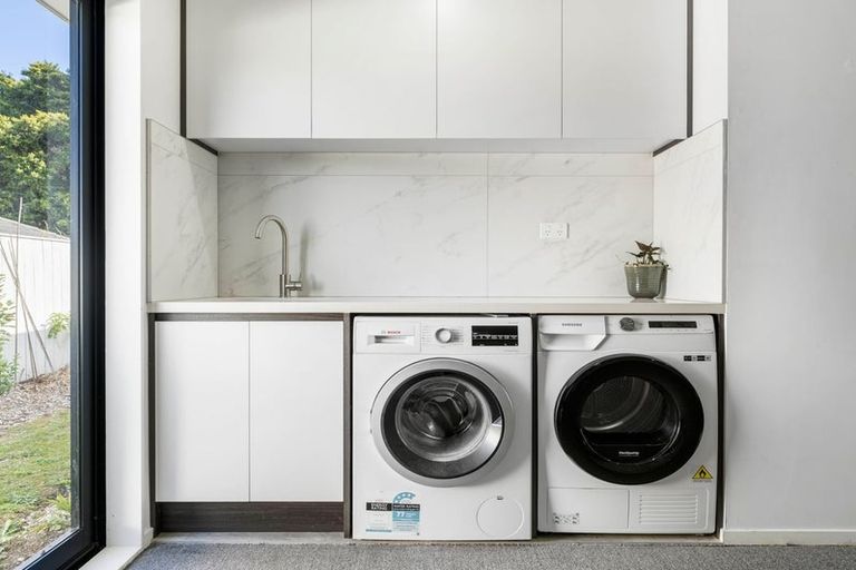 Photo of property in 111 Hillpark Drive, Pokeno, 2402