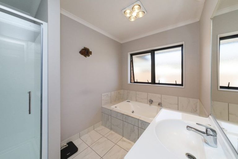 Photo of property in 45 Peter Hall Drive, Kelvin Grove, Palmerston North, 4414