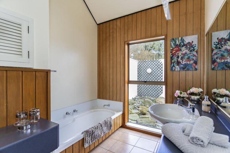 Photo of property in 1 Brinkburn Street, South Hill, Oamaru, 9400