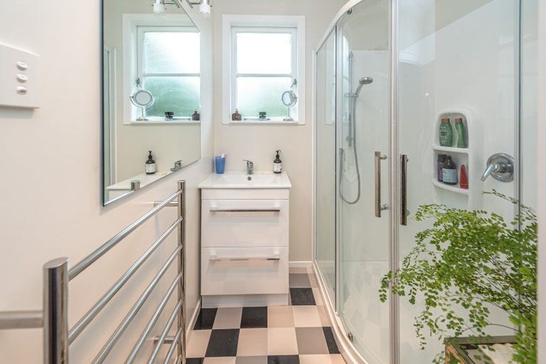 Photo of property in 1 Plunket Street, Durie Hill, Whanganui, 4500