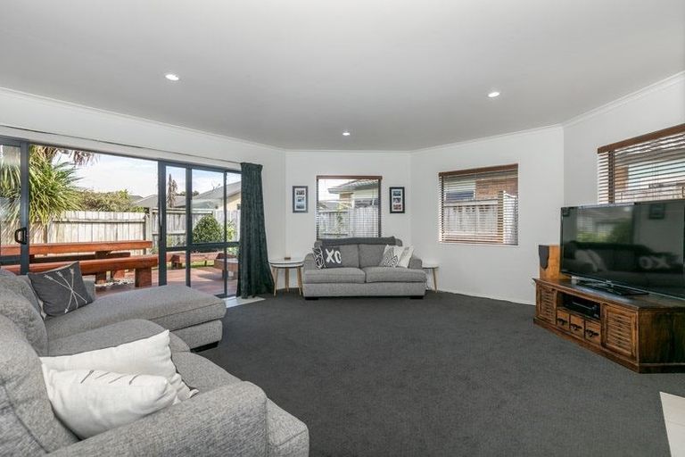 Photo of property in 132 Rototuna Road, Rototuna, Hamilton, 3210