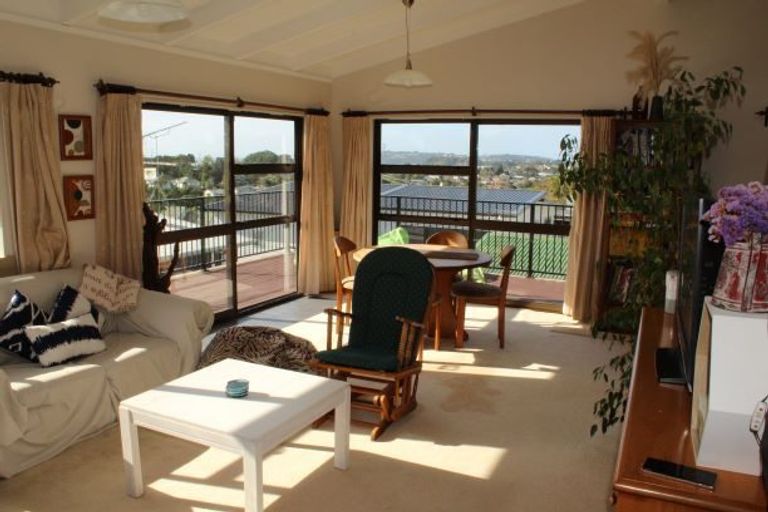 Photo of property in 35 Gledstane Road, Stanmore Bay, Whangaparaoa, 0932