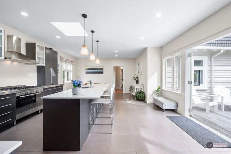 Photo of property in 2 Rangiora Street, Woburn, Lower Hutt, 5010