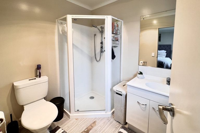 Photo of property in 25 Mcewen Crescent, Riverstone Terraces, Upper Hutt, 5018