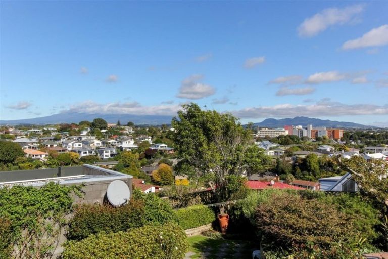 Photo of property in 114 Belt Road, New Plymouth, 4310