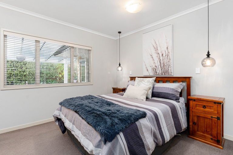 Photo of property in 35 Masefield Terrace, Kelvin Grove, Palmerston North, 4414