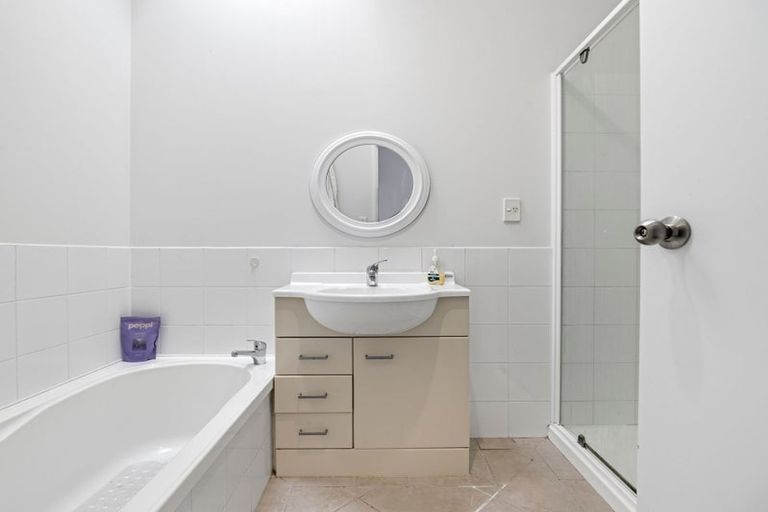 Photo of property in 6 Barnea Circle, Glen Eden, Auckland, 0602