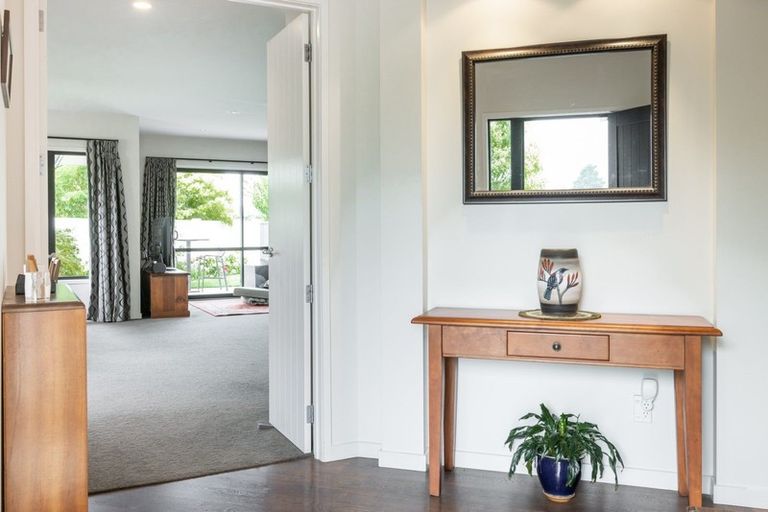 Photo of property in 10 Orotu Drive, Poraiti, Napier, 4112