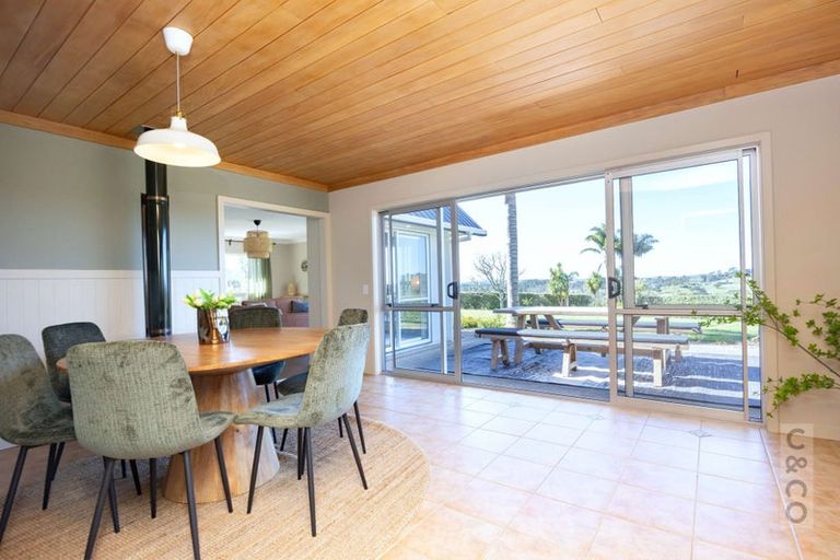 Photo of property in 221 Amreins Road, Taupaki, Henderson, 0782