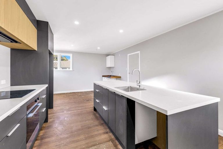 Photo of property in 11a Atiawa Street, Glen Avon, New Plymouth, 4312