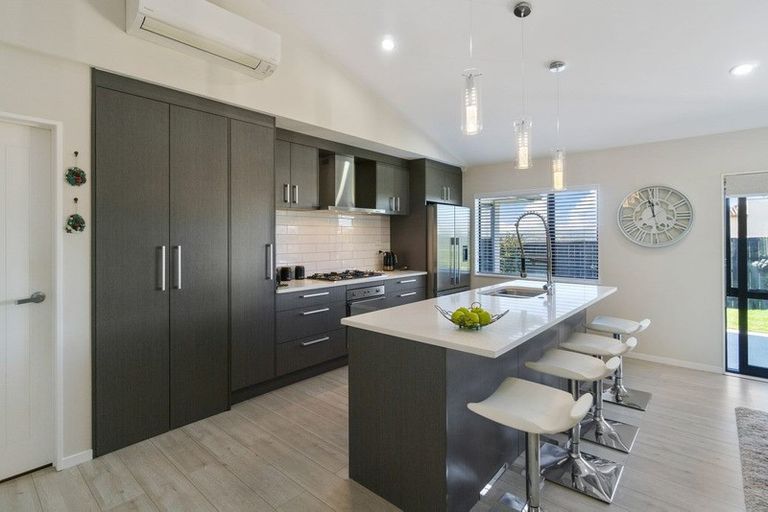 Photo of property in 8 Laylin Place, Pukekohe, 2120